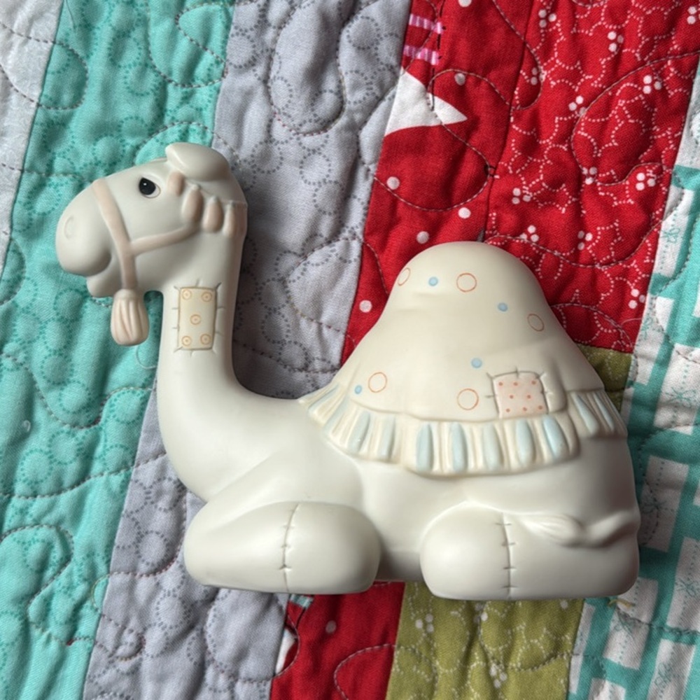 E2363 1982 Precious Moments Christmas Nativity Scene Porcelain Camel Figurine